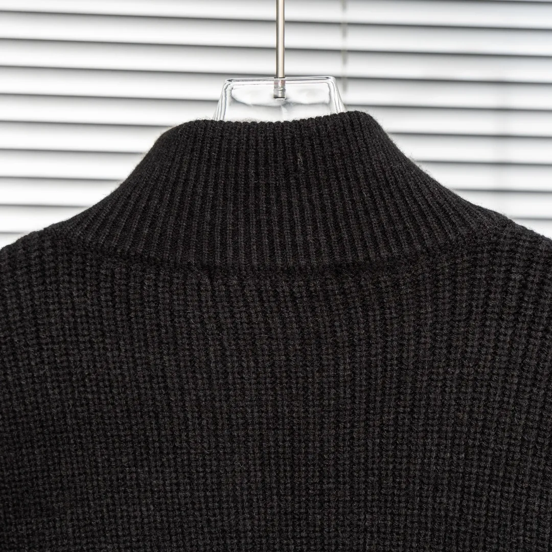P310 top version (different currencies) Style: Stone Island STONE LSLAND high weight knitted wool cardigan jacket Color: Picture color Size: M-XXXL Fabric: Blended Accessories: Full set of customized accessories No gender distinction, same style for men and women